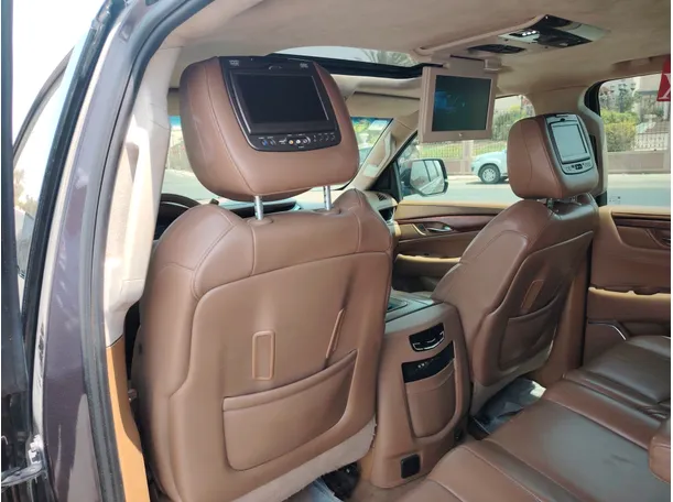 Car image 30