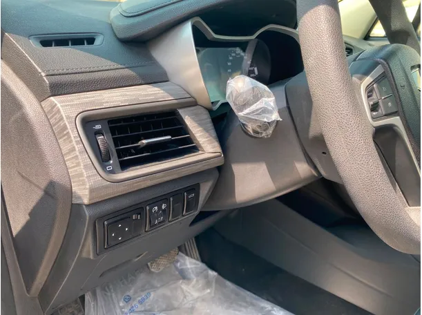 Car image 23