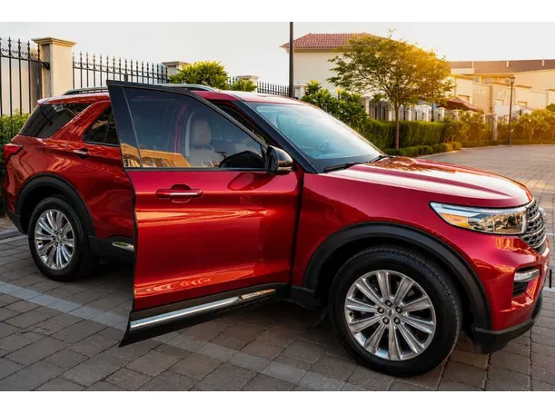 Car image 8