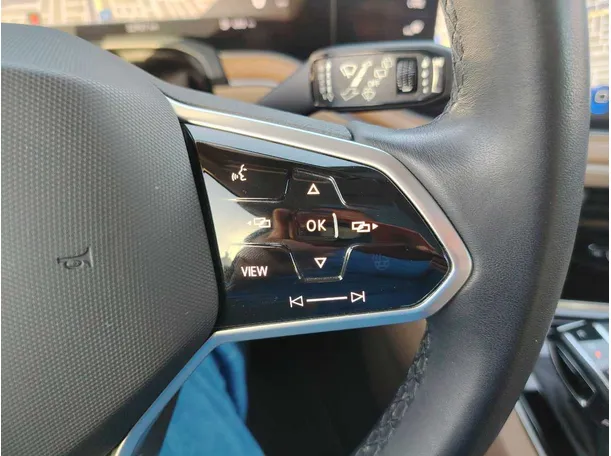 Car image 42