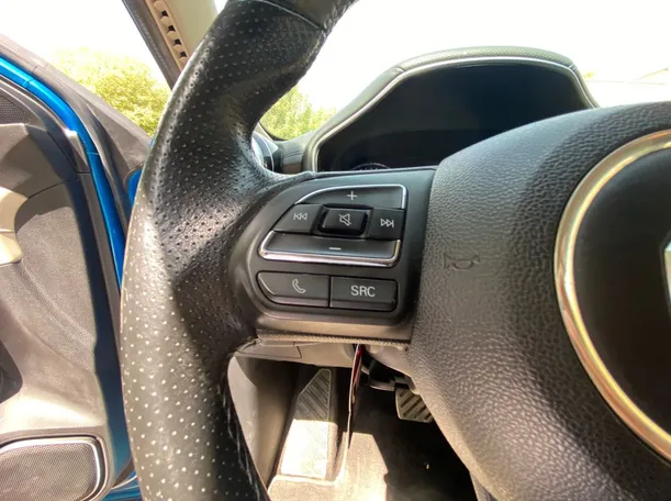 Car image 24
