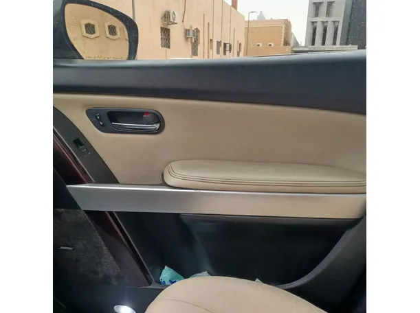 Car image 25
