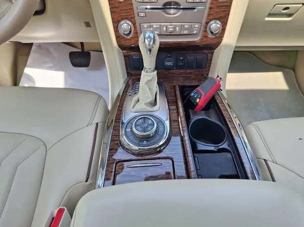 Car image 16