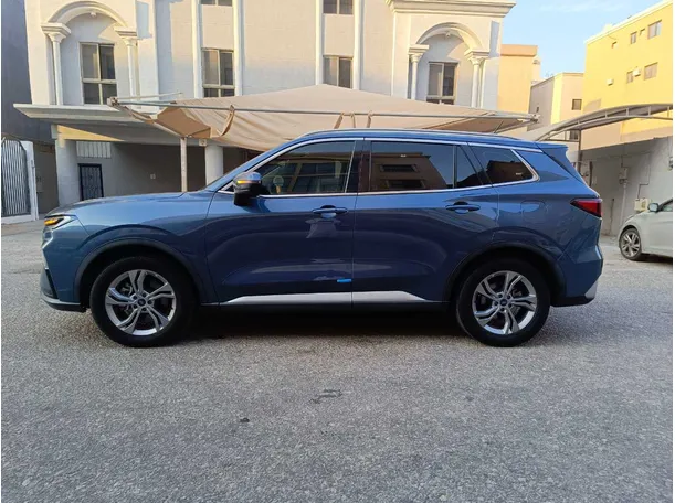 Car image 8