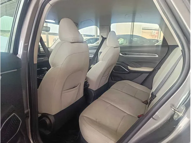 Car image 21