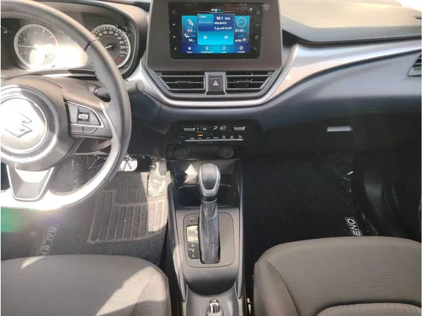 Car image 18