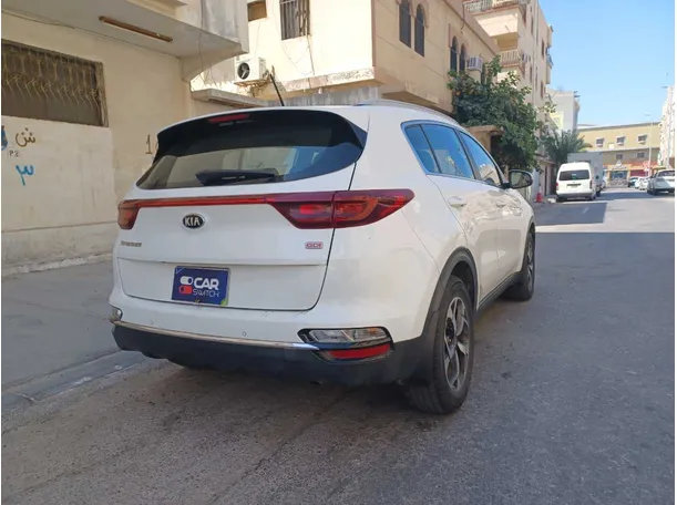 Car image 5