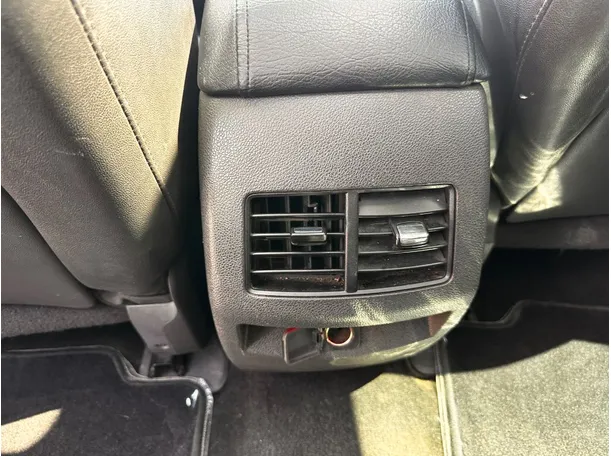Car image 27