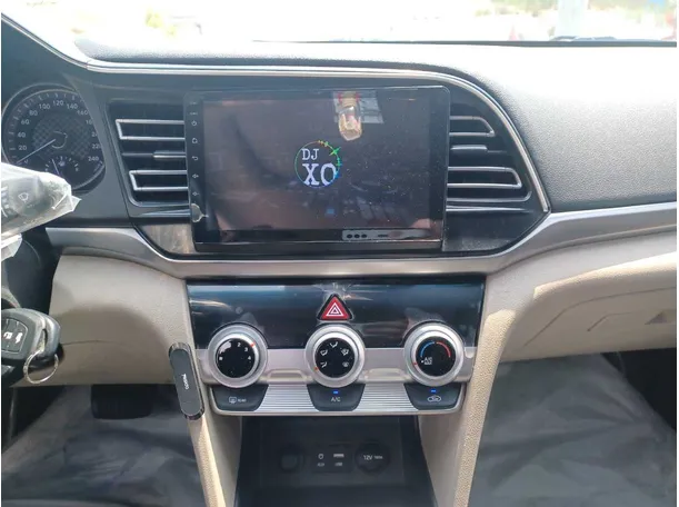Car image 15