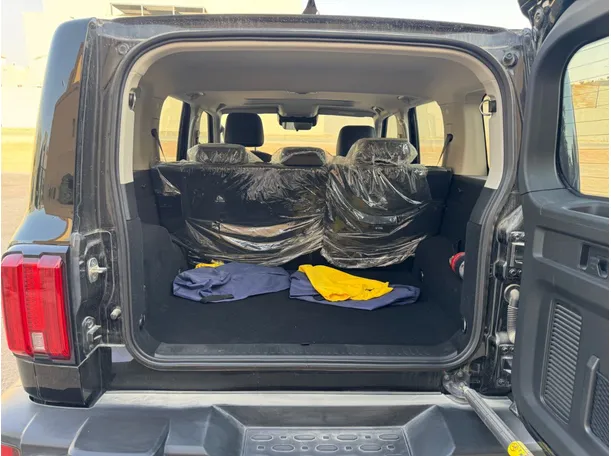 Car image 18
