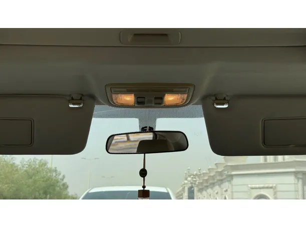 Car image 25