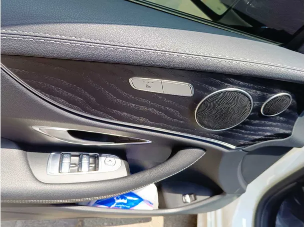 Car image 36