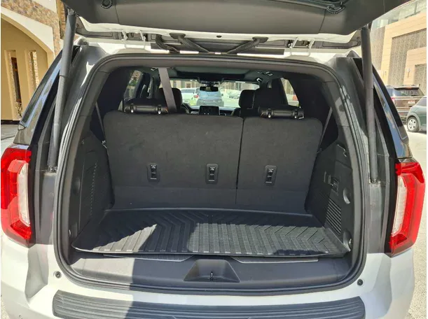 Car image 23