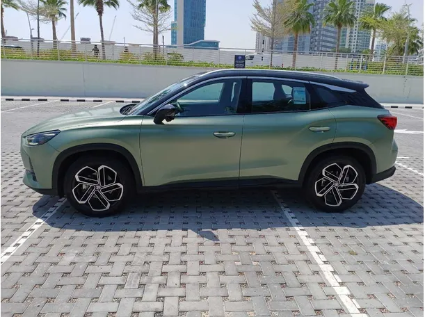 Car image 8