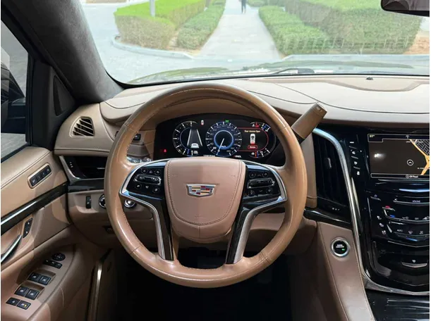Car image 24