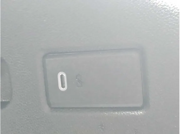 Car image 30