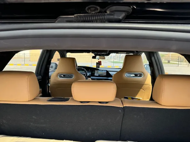 Car image 24