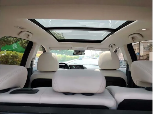 Car image 33