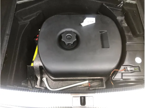 Car image 25
