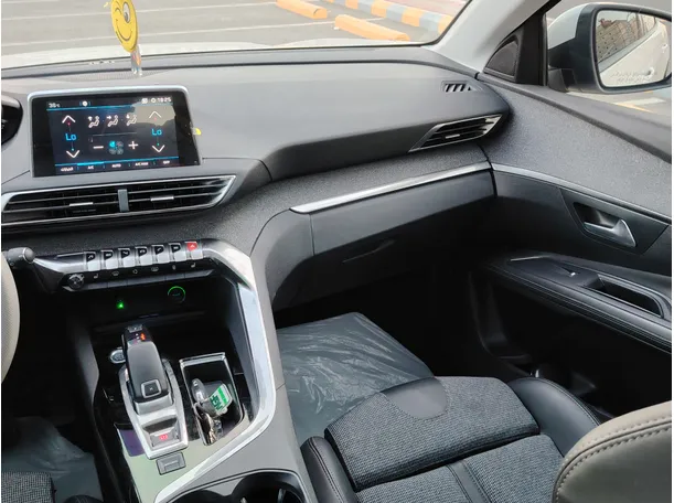Car image 21