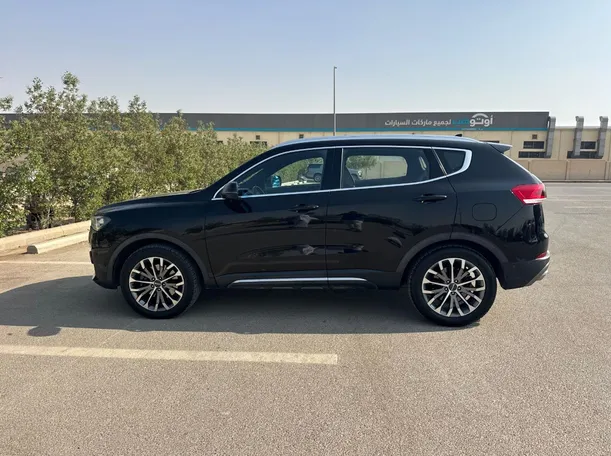 Car image 8
