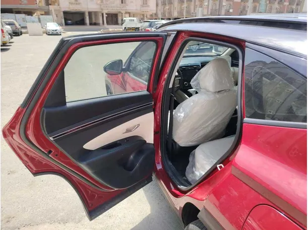 Car image 16
