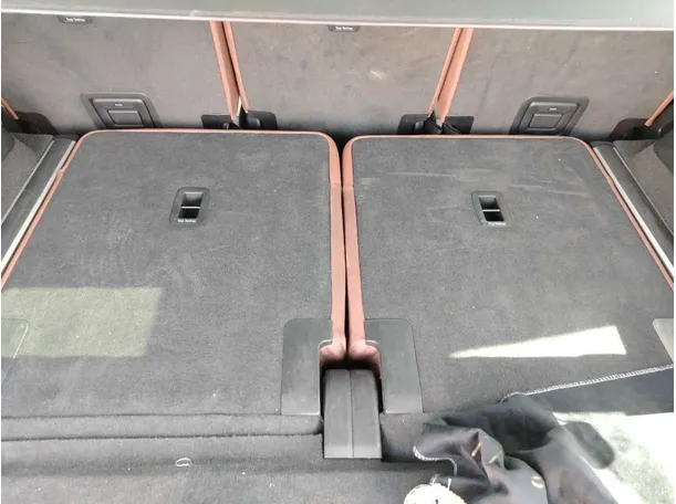 Car image 37