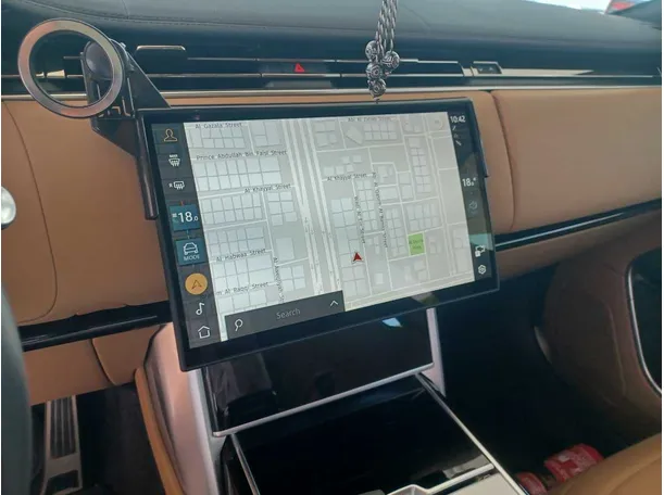 Car image 18