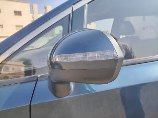 Car image 29