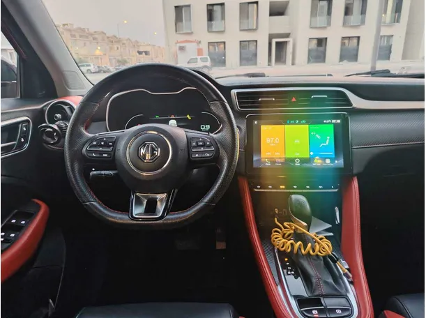 Car image 18
