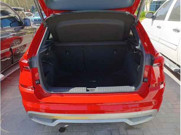 Car image 22
