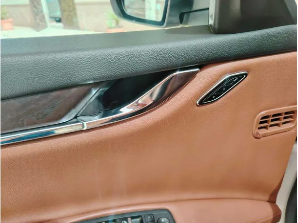 Car image 36