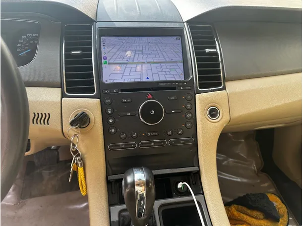 Car image 19