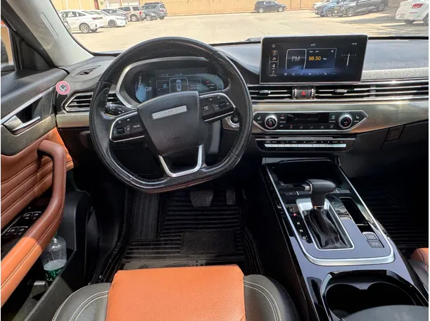 Car image 18