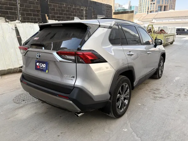 Car image 5