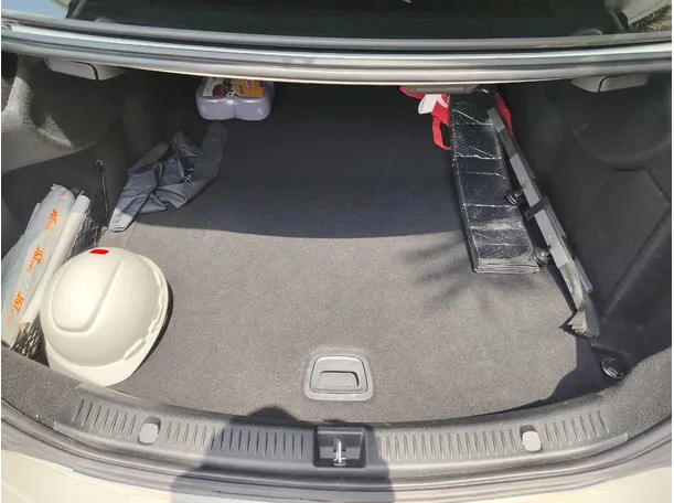 Car image 29