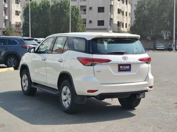Car image 7