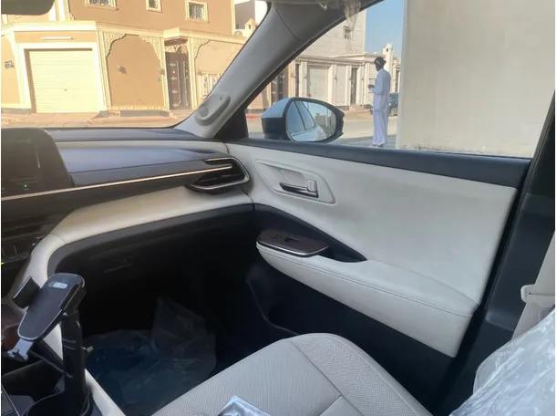 Car image 22