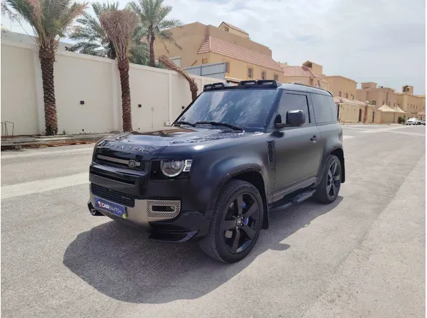 2023 لاند روفر ديفندر في الرياض