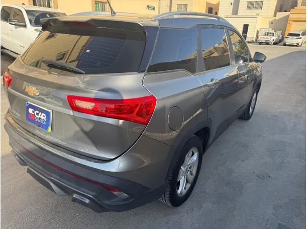 Car image 5