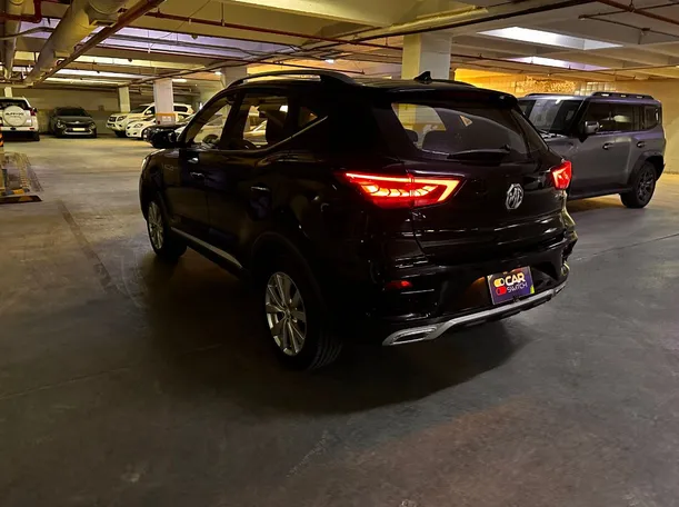 Car image 7
