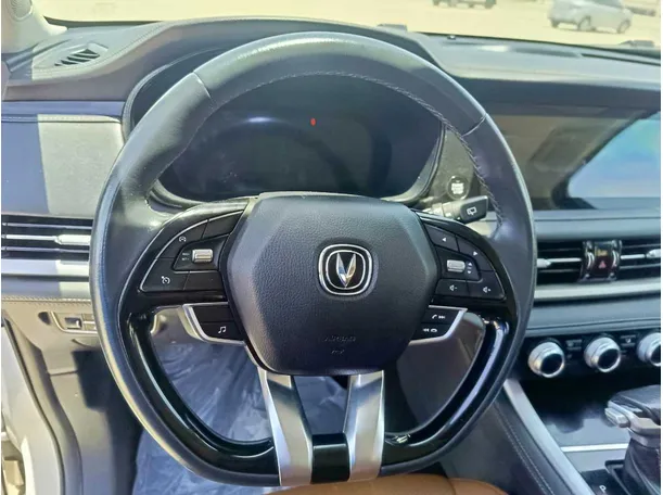 Car image 26