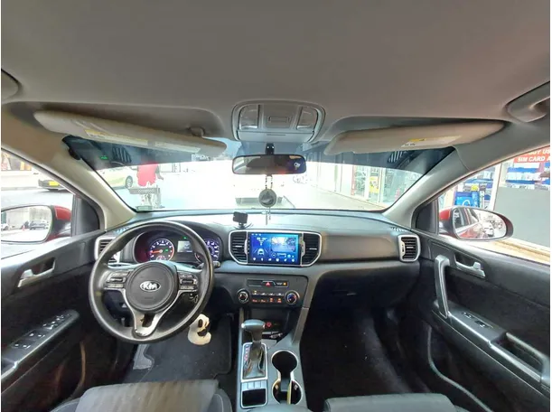 Car image 17