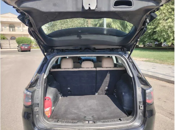 Car image 24