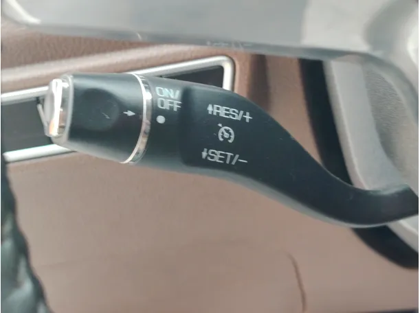 Car image 29