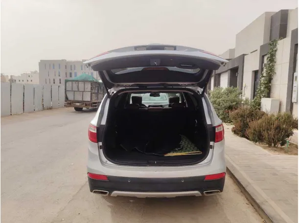 Car image 24