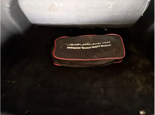 Car image 25