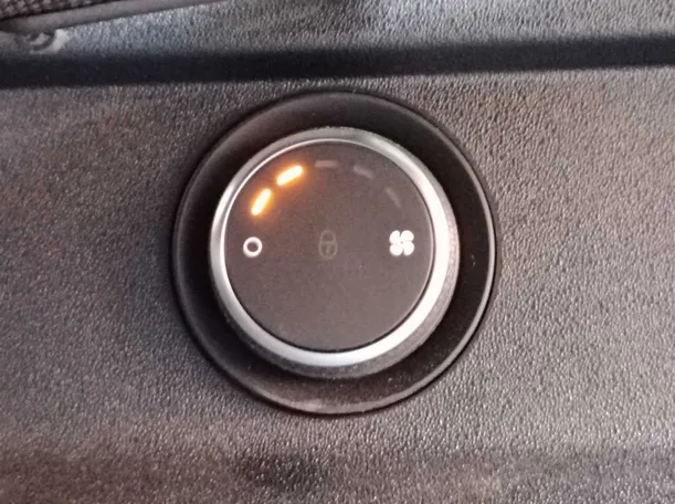 Car image 33
