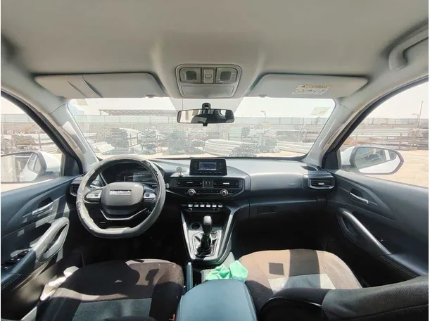 Car image 17