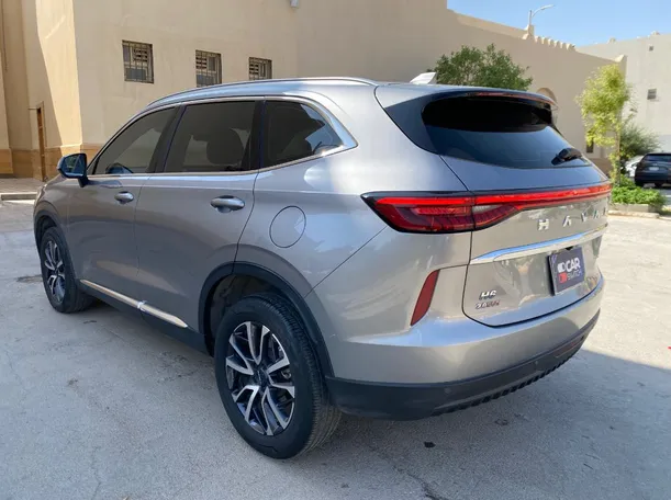 Car image 7